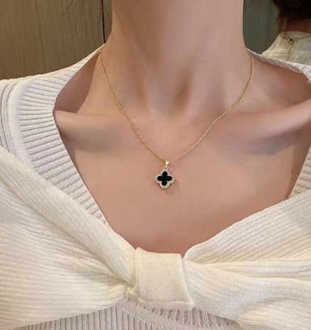 Collar Trebol 4 Hojas Negro+CAJAREGAL DP